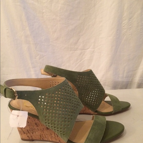 C. Wonder Shoes - C Wonder green suede wedge sandals size 8